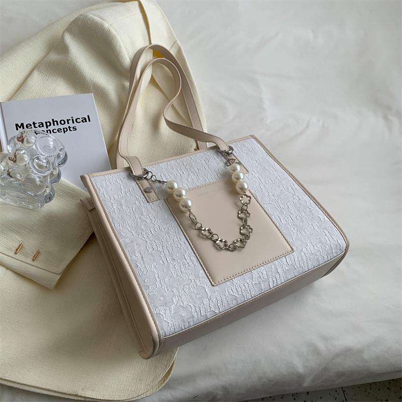 Internet celebrity fashion bag female 2024 new spring large capacity pearl chain shoulder bag niche design underarm bag