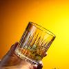Gestreiftes, schlichtes, transparentes Kristallglas, Whiskyglas, Saftglas, Wasserglas