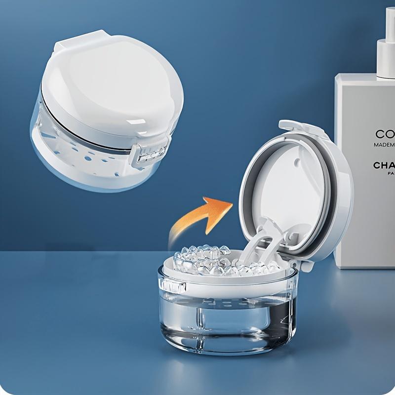 1pc of a Portable Storage Box for Invisible Braces, Suitable for Retainers And Convenient for Cleaning Dentures on The Go.