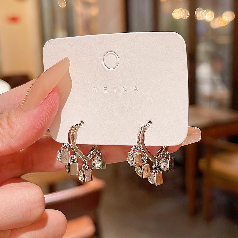 

Серьги-подвески с кисточками из серебра 925 пробы с цирконием — элегантный, универсальный дизайн для женщин