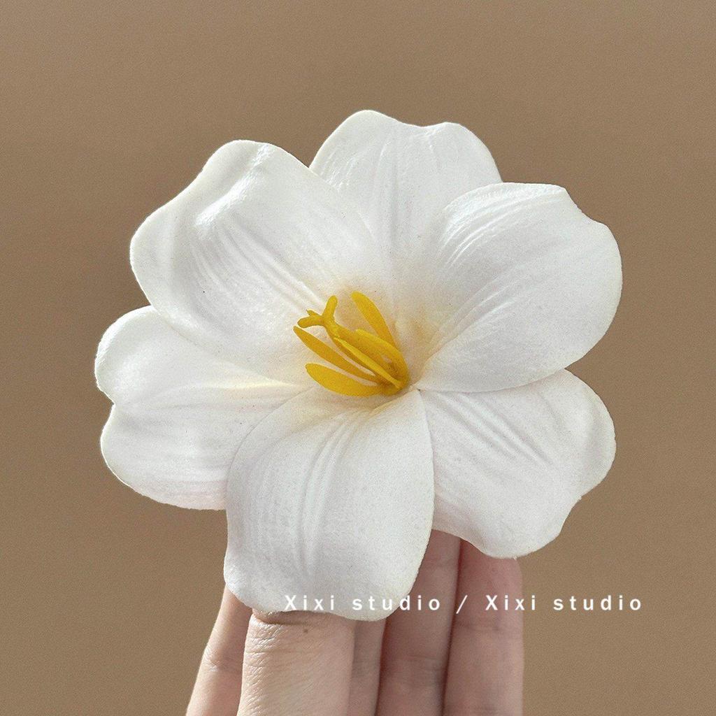 Metal foam flower hairpin, advanced sense, exquisite elegance, seaside vacation style, duckbill clip, design sense, niche hair accessories