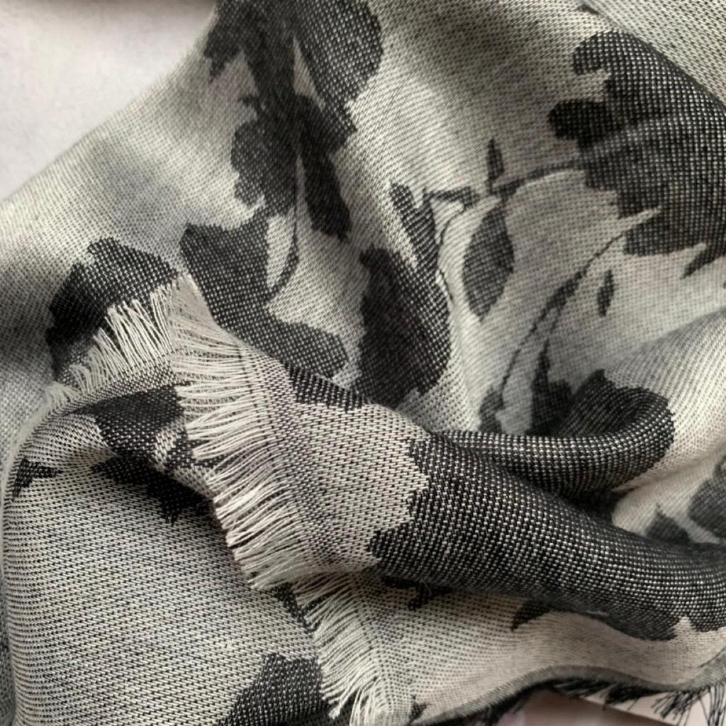 Elegant Floral Jacquard Woven Scarf Shawl for Europe and America