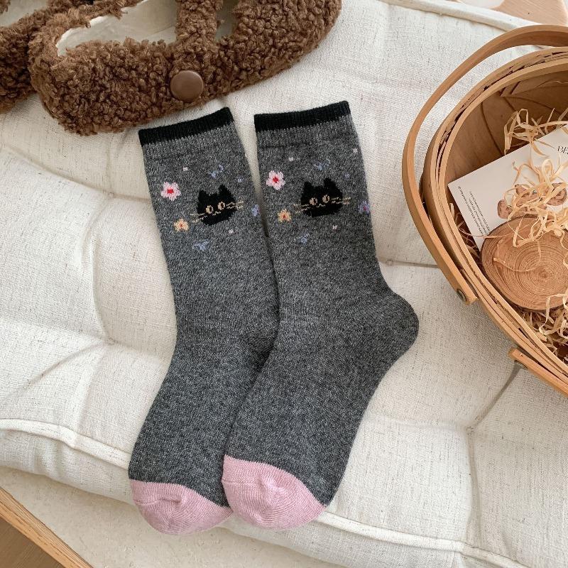 Cute Cartoon Cat Thickened Wool Socks for Autumn and Winter, Women's Warm Mid-calf Socks, Color-blocking Pile Socks