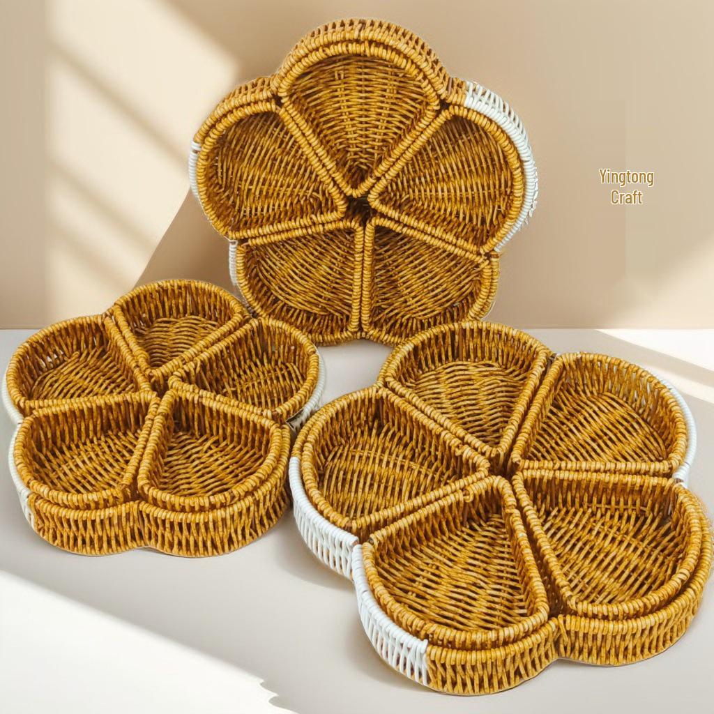

Wicker Basket Divider: Coffee Table Fruit Plate, Petal Divided Snack Basket, Imitation Wicker, Small Eating Basket. 25*25*5 cm - Compact size, includes divider