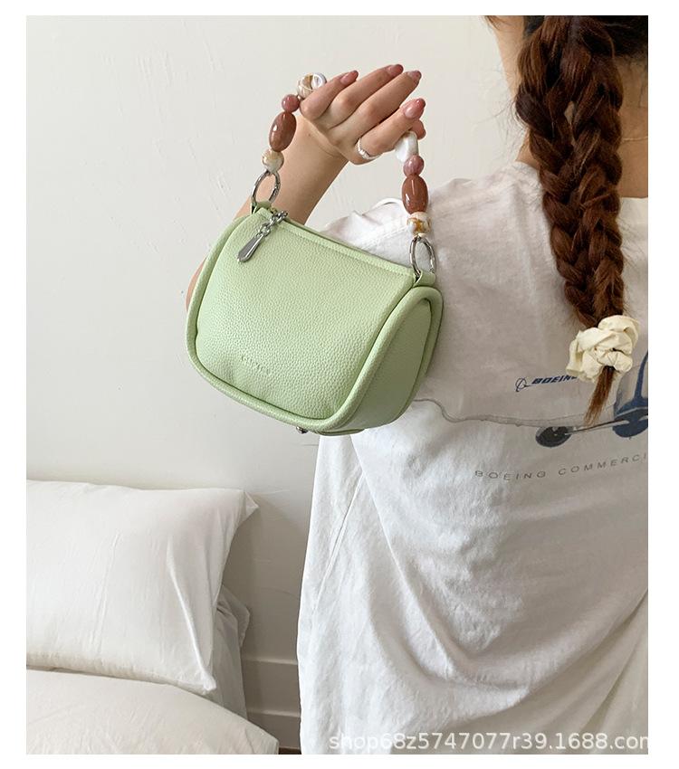 

Fashion beaded portable small bag women s 2025 new Korean version of foreign style commuter small square bag versatile shoulder messenger bag зелений