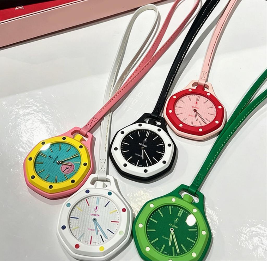 New Fashion Trend Pocket Watch with Simulated Quartz Plastic Shell PU Strap Customized