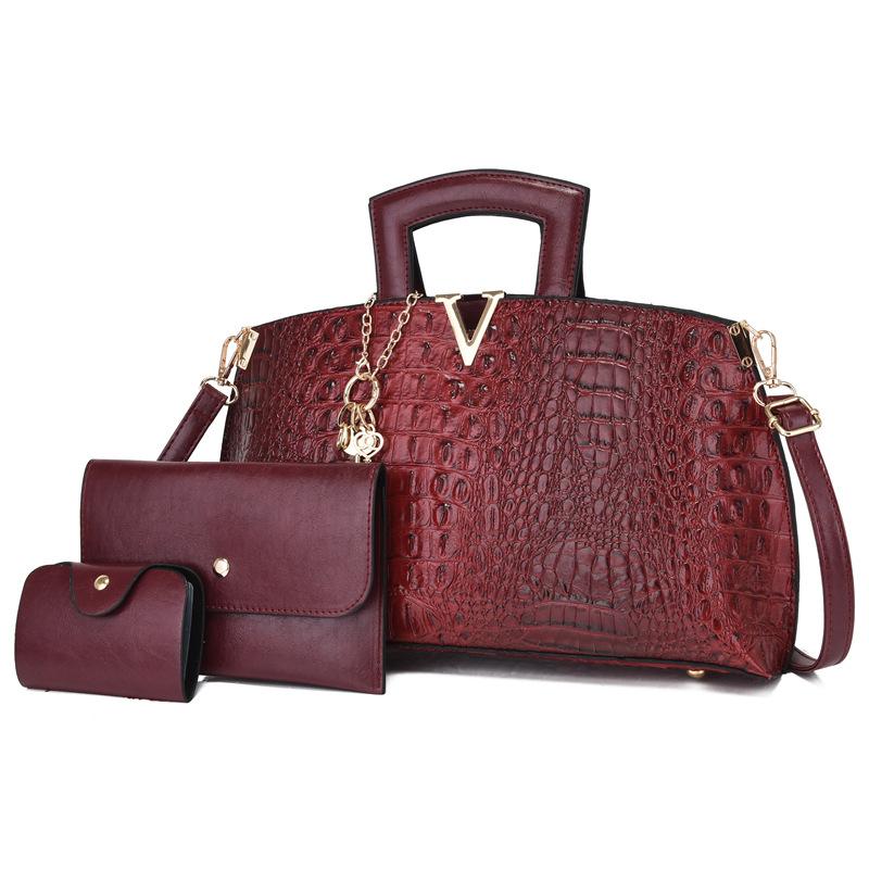 High-end alligator pattern handbag, large-capacity messenger bag, key pendant, shoulder bag, premium clutch bag, wallet.