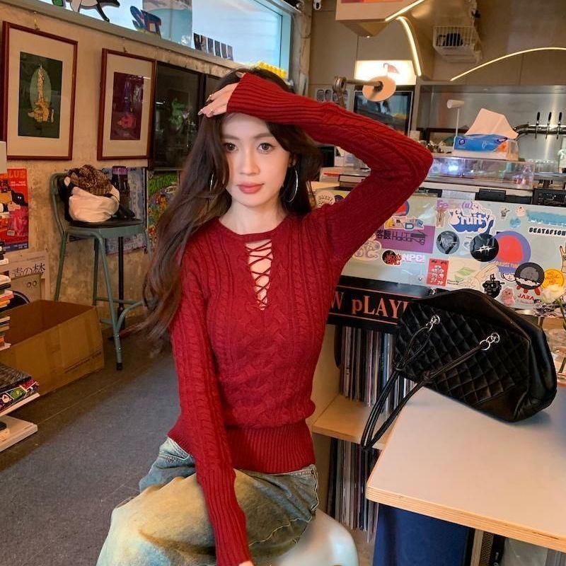 Red Sexy Hollowed-Out Long-Sleeve Knitted Sweater - Women's Retro Waist-Cinching Autumn/Winter Top