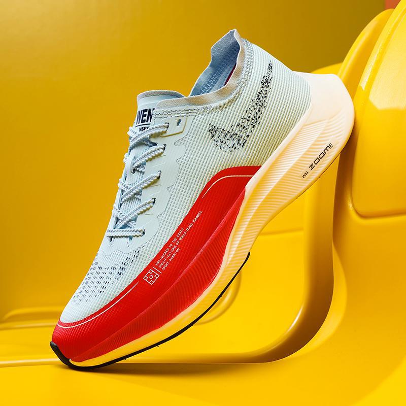 

Men s shoes summer new fly-woven breathable mesh carbon board running shoes, Korean version of fashion live broadcast popular couple sports shoes 44