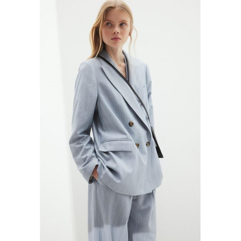 

Двубортный пиджак оверсайз HM светло-пыльного синего цвета в тонкую полоску