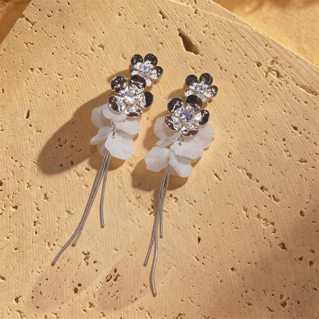 Elegant Zirconia Flower Tassel Stud Earrings - Light Luxury Fashion Accessory for Women