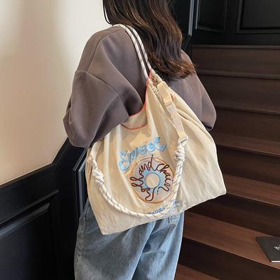 Fashion Niche Casual Bag Women's New Versatile Commuter Embroidery Large-capacity Shoulder Bag Tote Bag