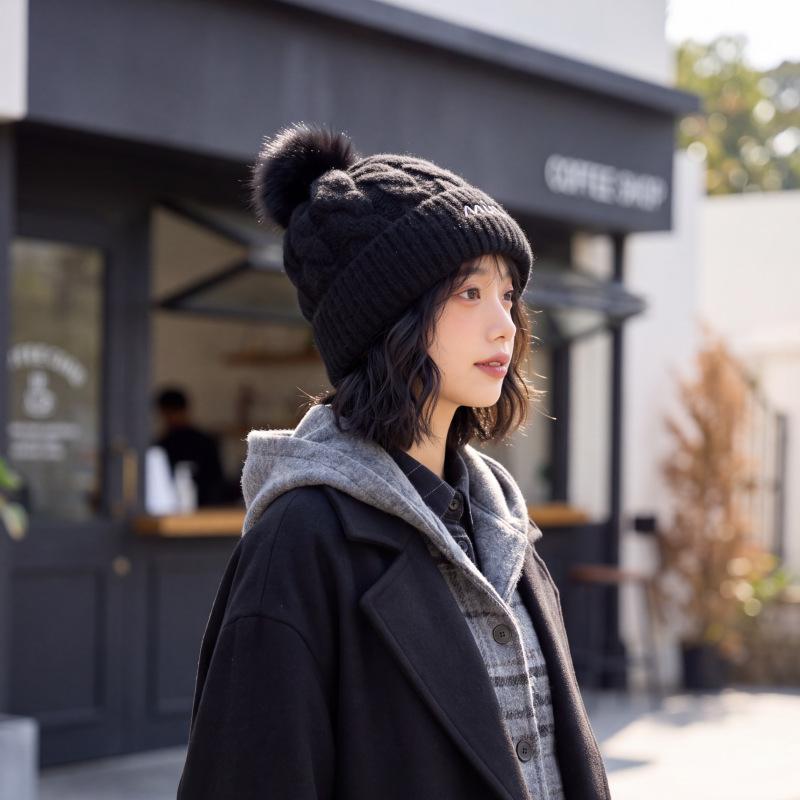 Letter embroidered knitted hat autumn and winter atmosphere hat women's warm windproof cold hat age-reducing wool hat
