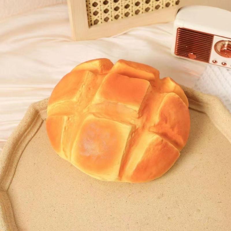 Simulation Pineapple Bun Shaped Squeeze Toy Super Soft Slow Rebound For Stress Relief Kids Party Favors Creative Gifts