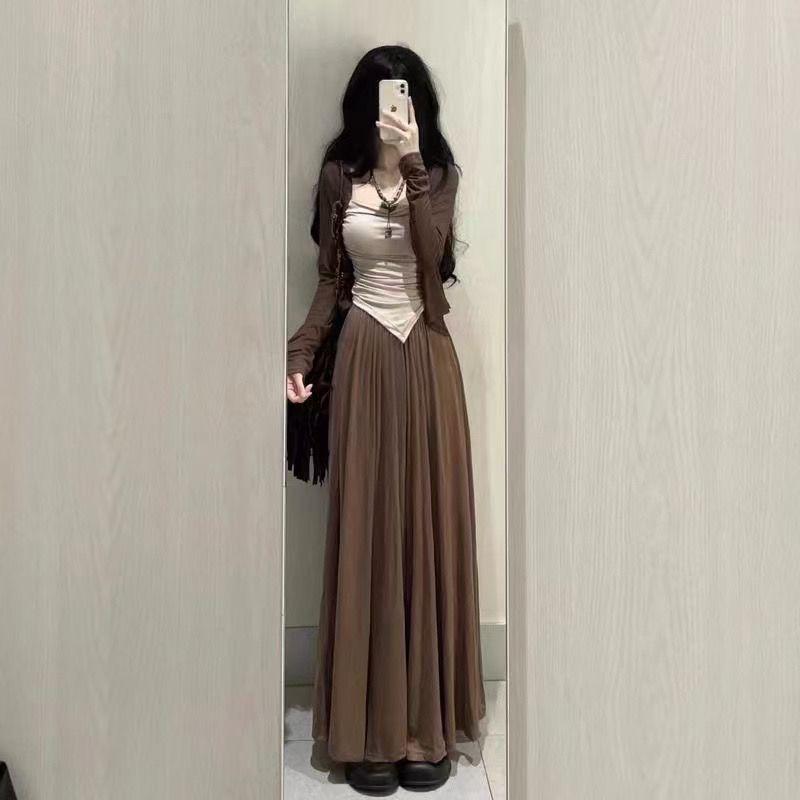 

2026 Spring Cardigan Set: Flaw-Covering Cardigan & Camisole with Casual Skirt. XL (suitable for 52.5-60kg)