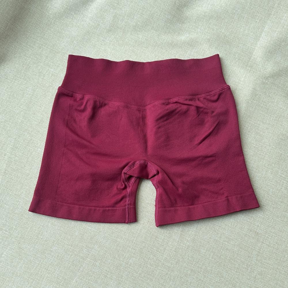 DFYNE Candy Color Raffung Nahtlose Yoga-Shorts - Dreiteiliger Bund, Enge Passform