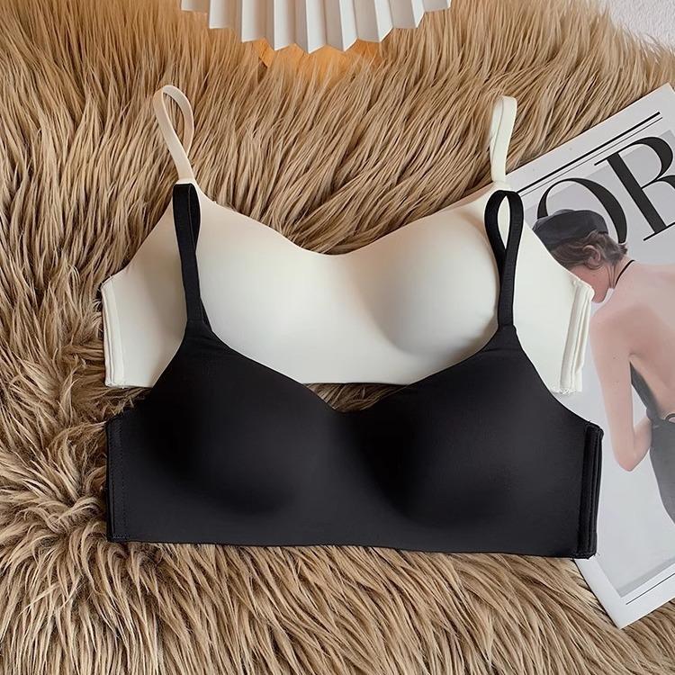 One-piece seamless underwear, women's small breasts gathered and closed, secondary breasts, anti-sagging, comfortable, no steel ring, bra summer