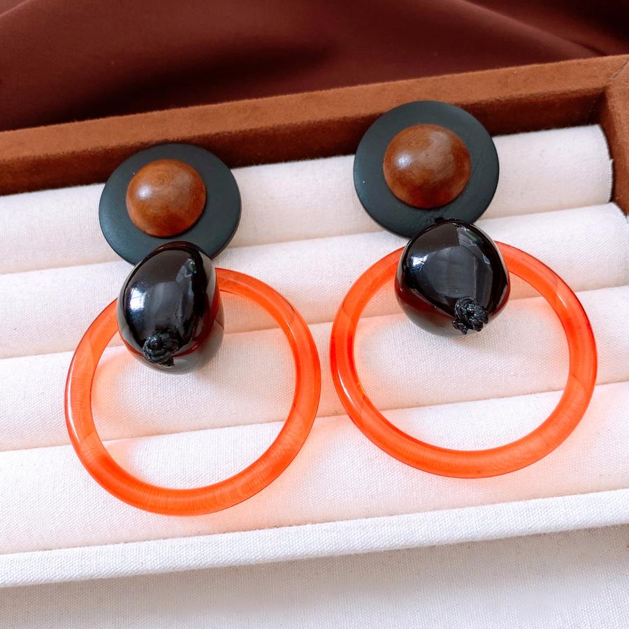 

Silver Needle Resin Wood Bead Round Hollow Earrings Medieval Exquisite Ethnic Style Simple Stud Earrings Design Sense Niche Earrings