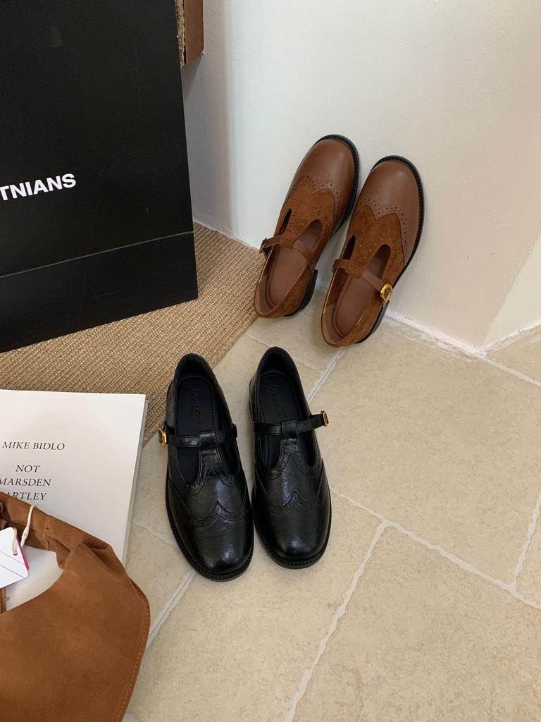 2025 winter new round head carved suede word with thick heel shallow mouth versatile commuter work women's shoes