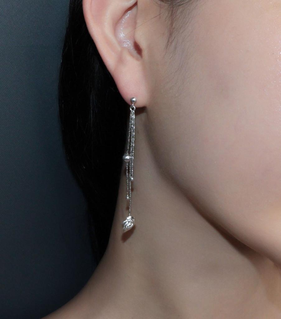 Loasi Lovely Rose. Rose Drop Chain Earring