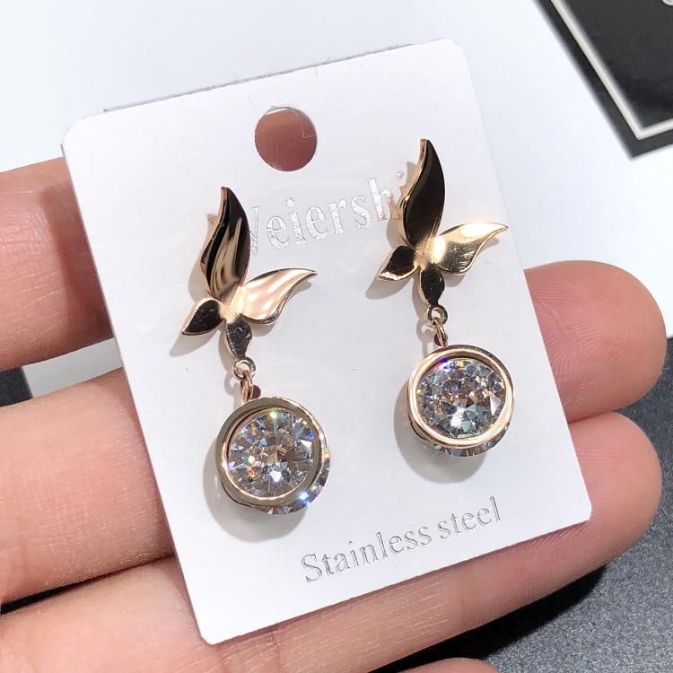 Japanese and Korean 18K Rose Gold Titanium Steel Zircon Stud Earrings, Femininity Simple Four-leaf Clover Black Earrings Internet Celebrity