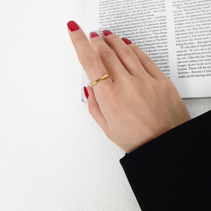Chic Mobius Style Rings for Women Gold Color Minimalist Stainless Steel Finger Jewelry Gifts for Her
