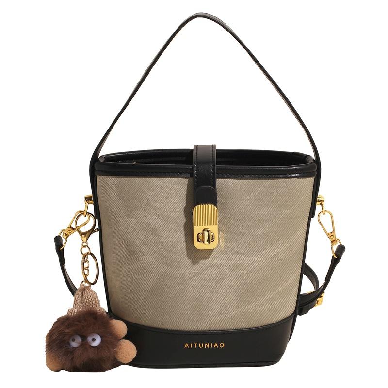 New Bag Women's Autumn and Winter Bucket Bag Niche Design Messenger Bag High Sense Work Hand Carry Women's Bag