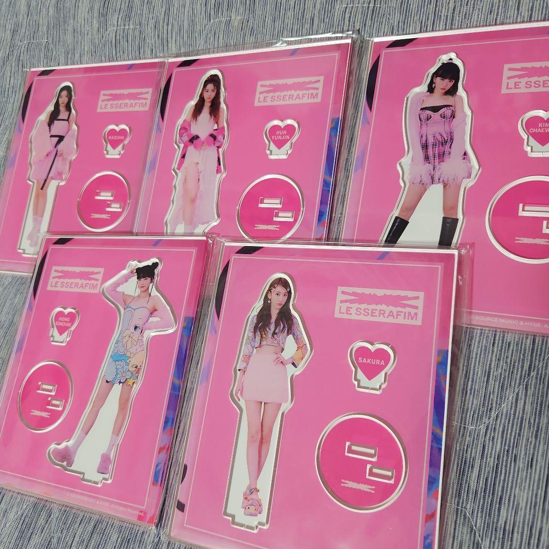 

[Б/У] Акриловая подставка LE SSERAFIM