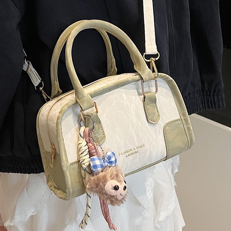 Simple Commuting Fashionable One Shoulder Handbag Women's Spring Niche Design New Retro Small Square Bag Women
