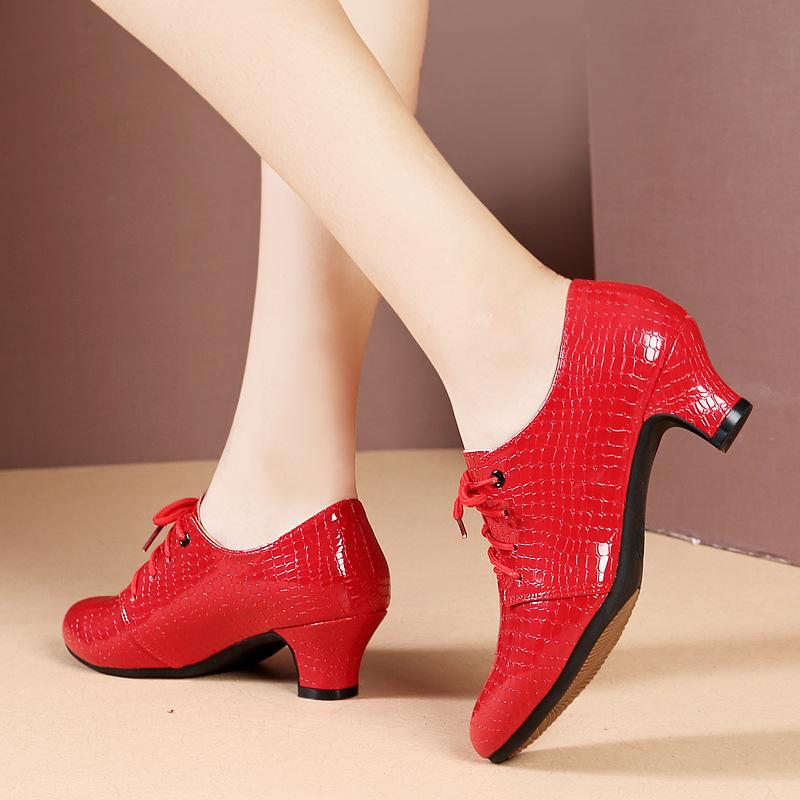 Damen Professionelle Tanzschuhe Neue Mädchen Tango Gesellschaftstanz Absätze Tanz Sneaker Damen Lateinamerikanische Schuhe Weiche Moderne Jazz Lederschuhe