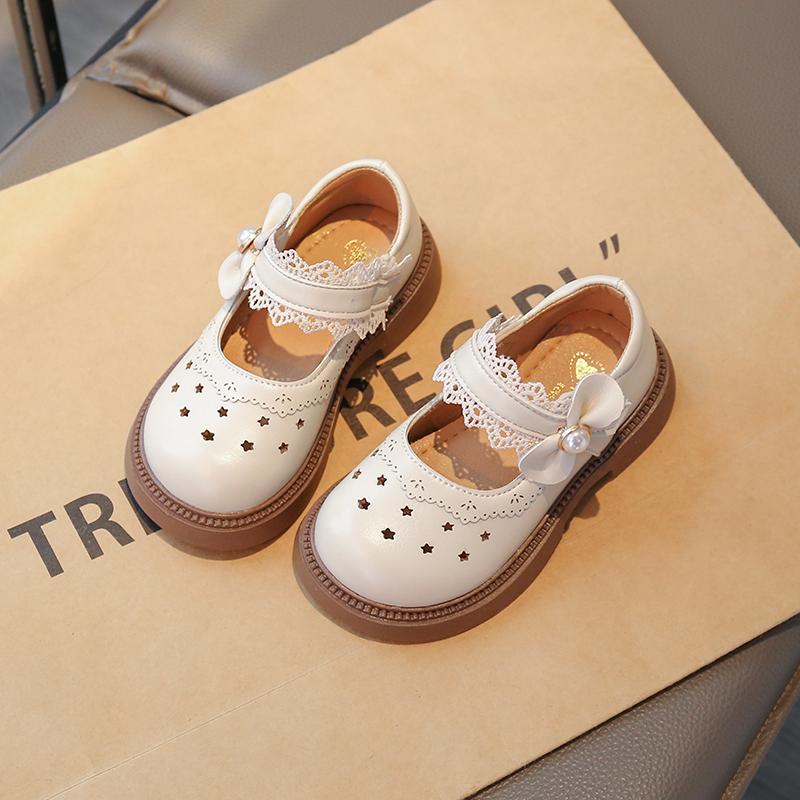 

Kids Flats Hollowed-out Stars Girls Leather Shoes Round Toes Non-slip 2025 New Children Princess Shoes Lace Bows Sweet Pearls 23 бежевый