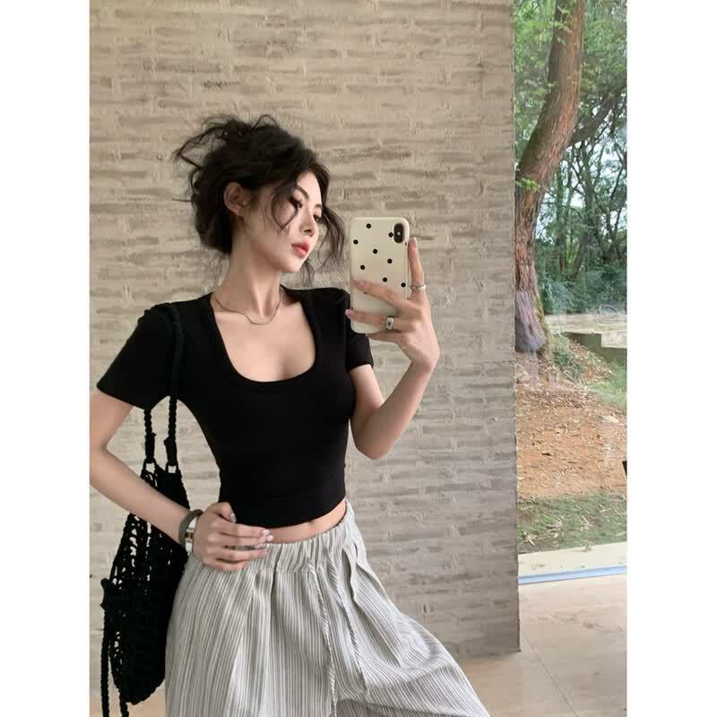 Women s Slim Fit Low U-Neck Crop Top M