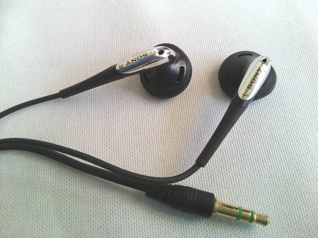 SONY MDR-E0931 Stereo Earphones Excellent Working Condition