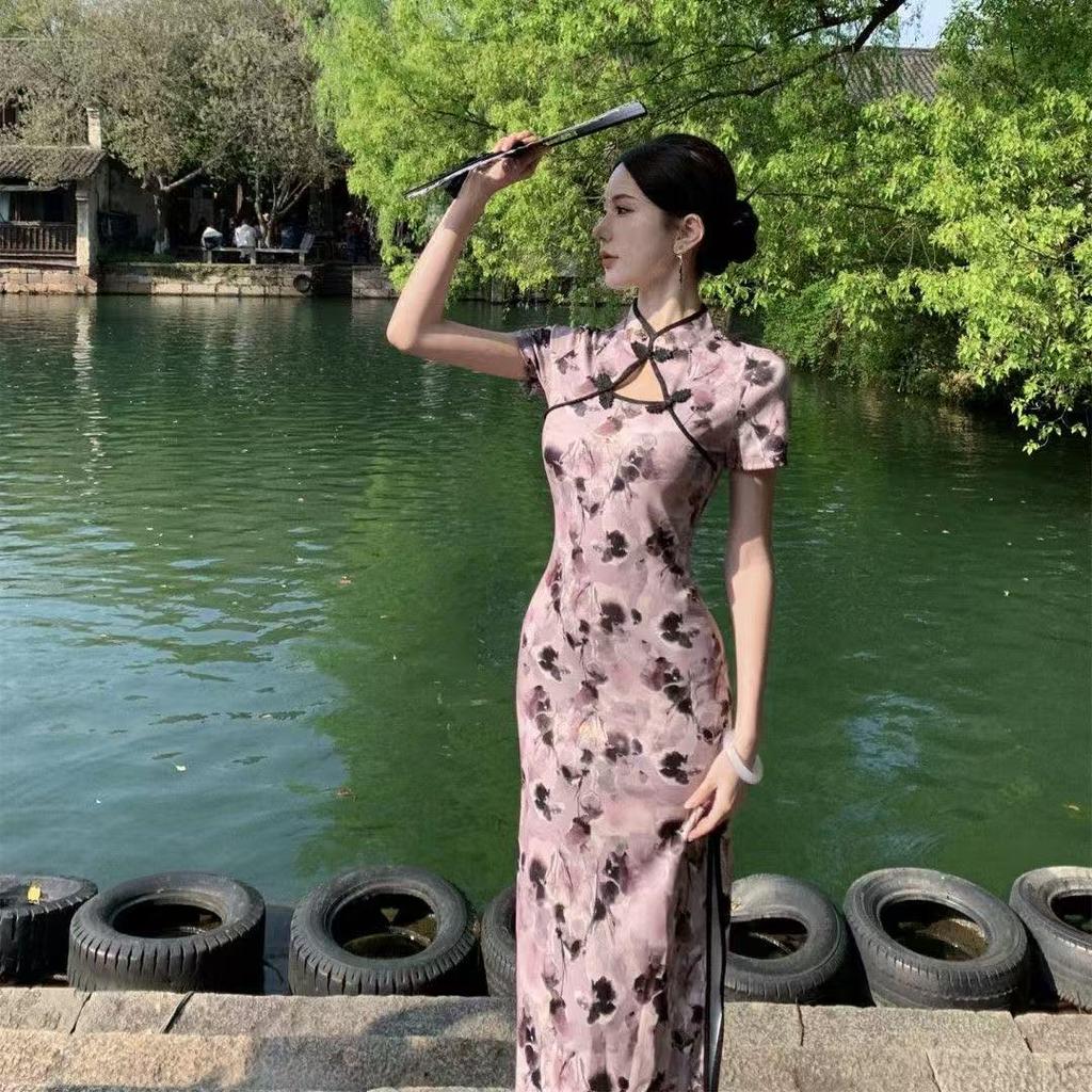 Retro Short Sleeve Printed Cheongsam Dress with Hollow-out Frog Buttons and Slit
