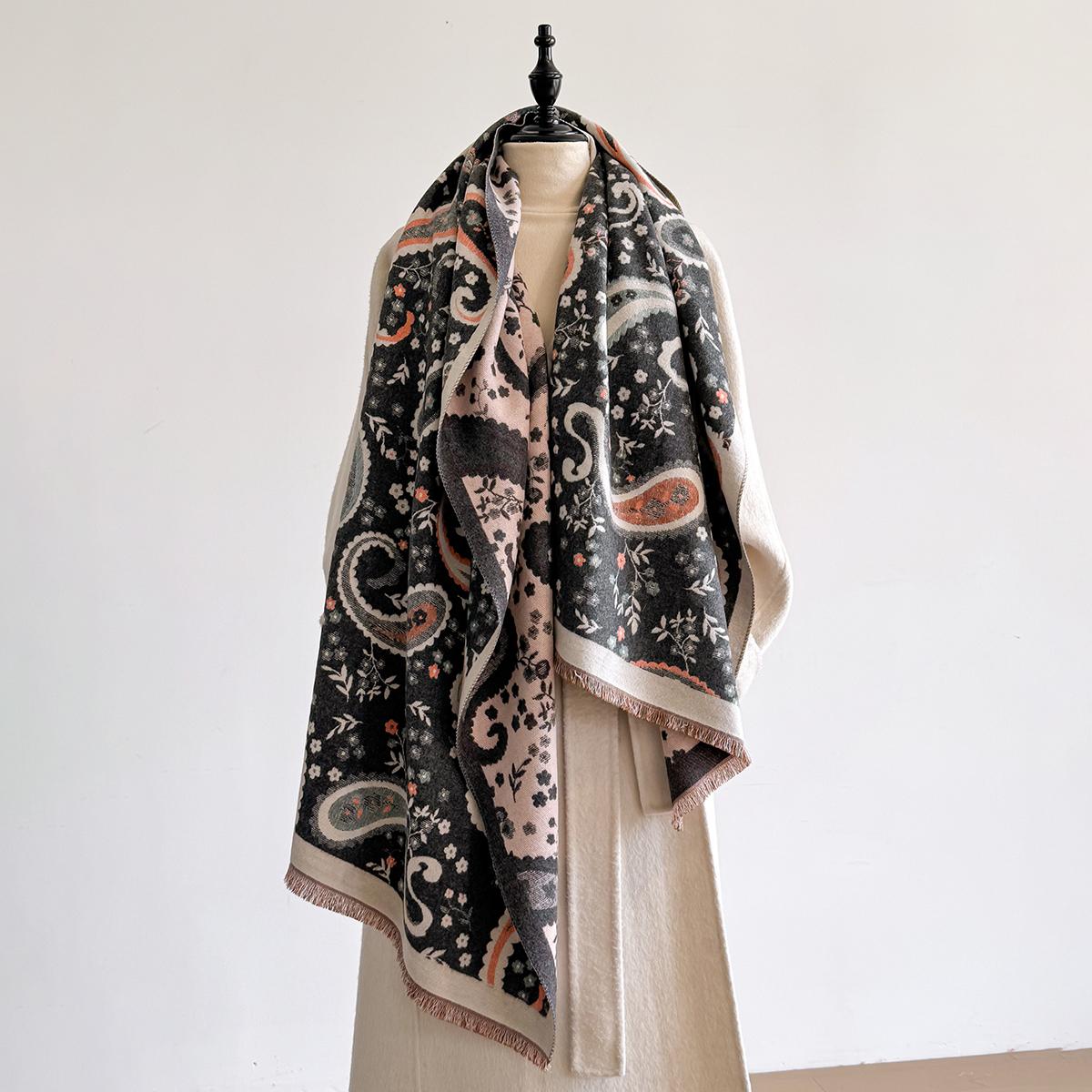 

Women Cashmere Scarf Winter Paisley Patterned Thick Warm Blanket Scarf Cashew Flower Scarves Fashionable and Luxurious