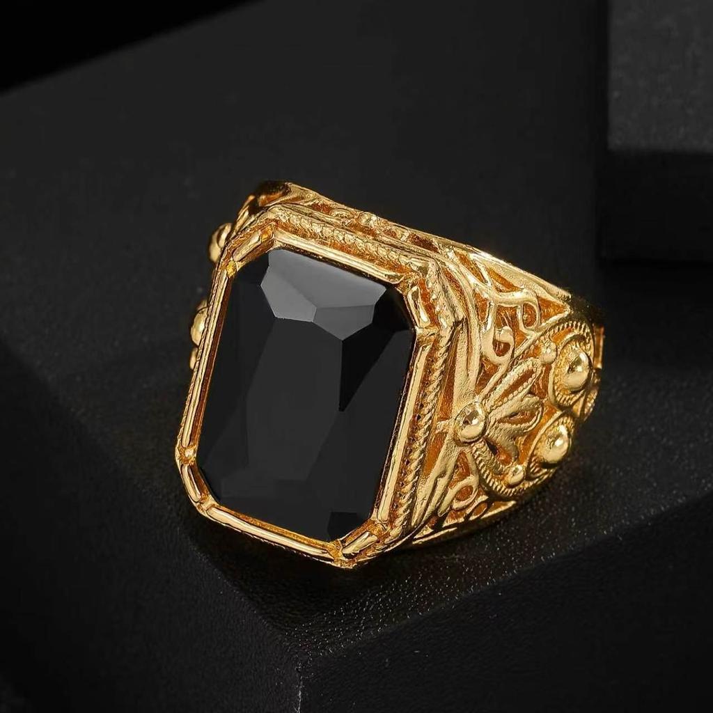Vintage Carved Pattern Domineering Mens Rings Black Square Zircon Gold Tone Personality Fashion Jewelry Accessories