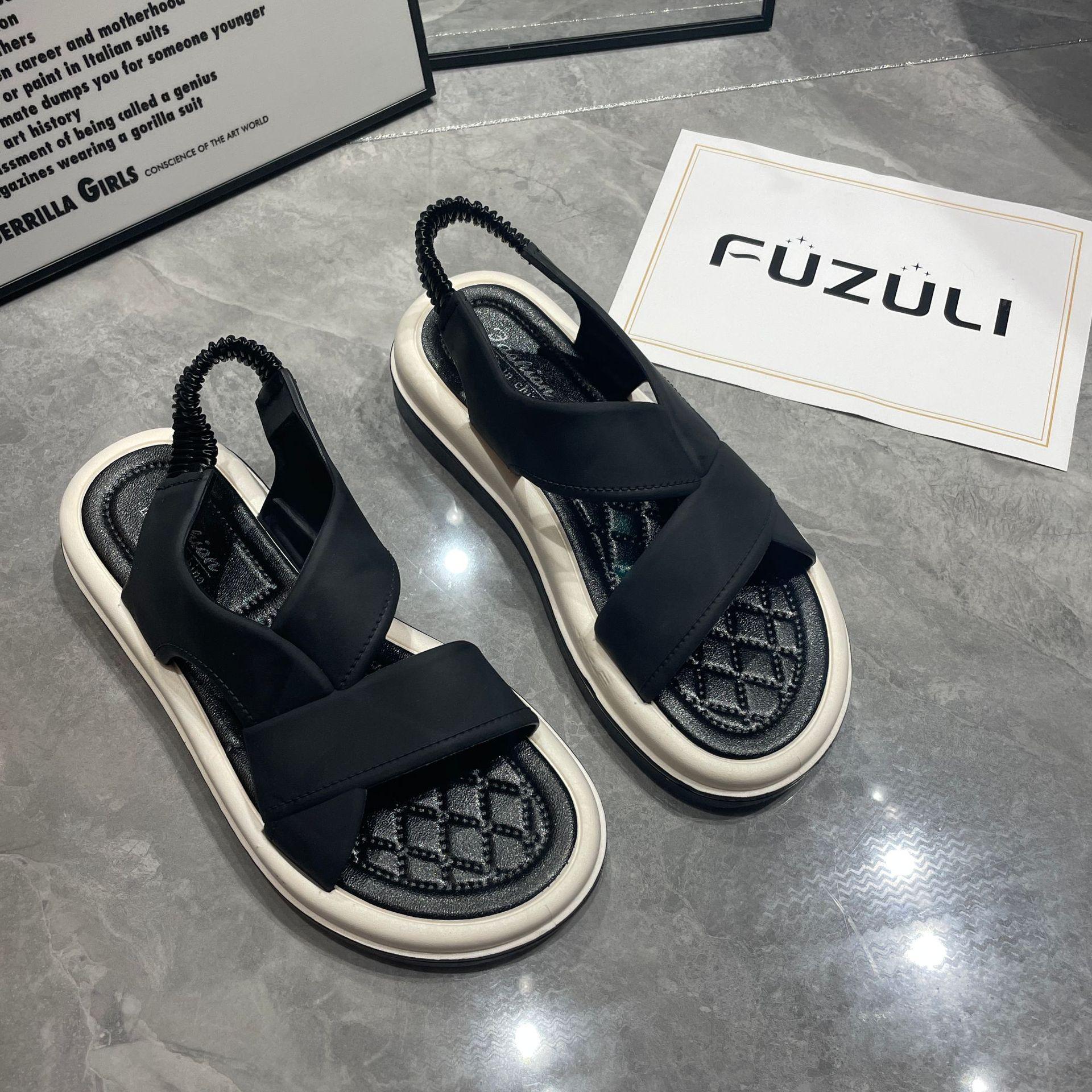 

2025 summer sandals women s solid color cool personality women s thickened leakage toe round head strap rear strap cool slippers 40 чорний