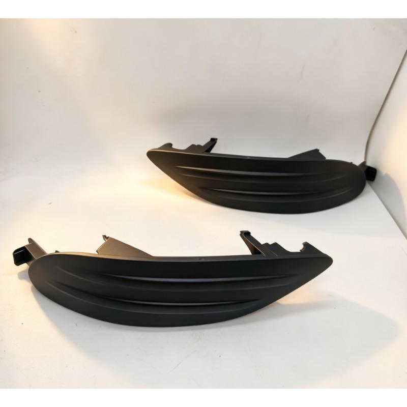 Suitable for Toyota 05-08 Corolla Corolla COROLLA non perforated fog light frame,front bumper fog lampshade,fog light grille decorative frame