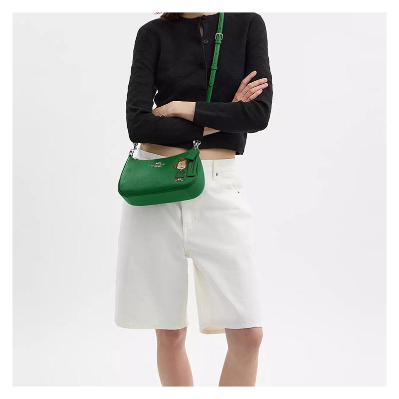 COACH PEANUTS co-branded Teri 24 printed pattern hardware pebbled leather shoulder crossbody handbag medium women's green