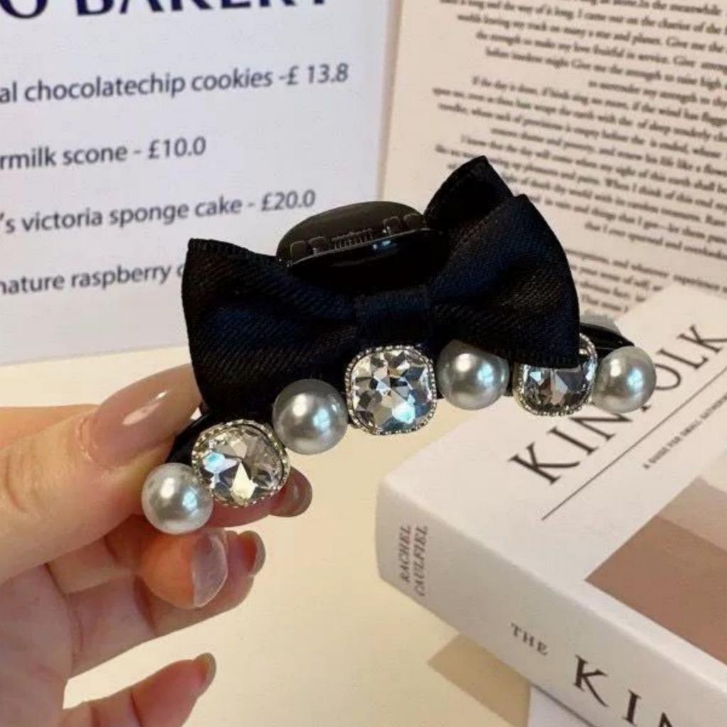 1 Stück Retro, Haute Couture, Elegant, Perle, Schleife, Mittelgroß, Haiklammer, Temperamentvoll, Süß, Glänzend, Strass, Kleiner Duft, Griff