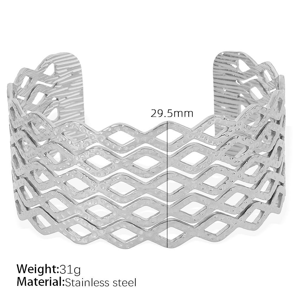 Vintage Titanium Steel Bracelet Hollow Gold Decoration