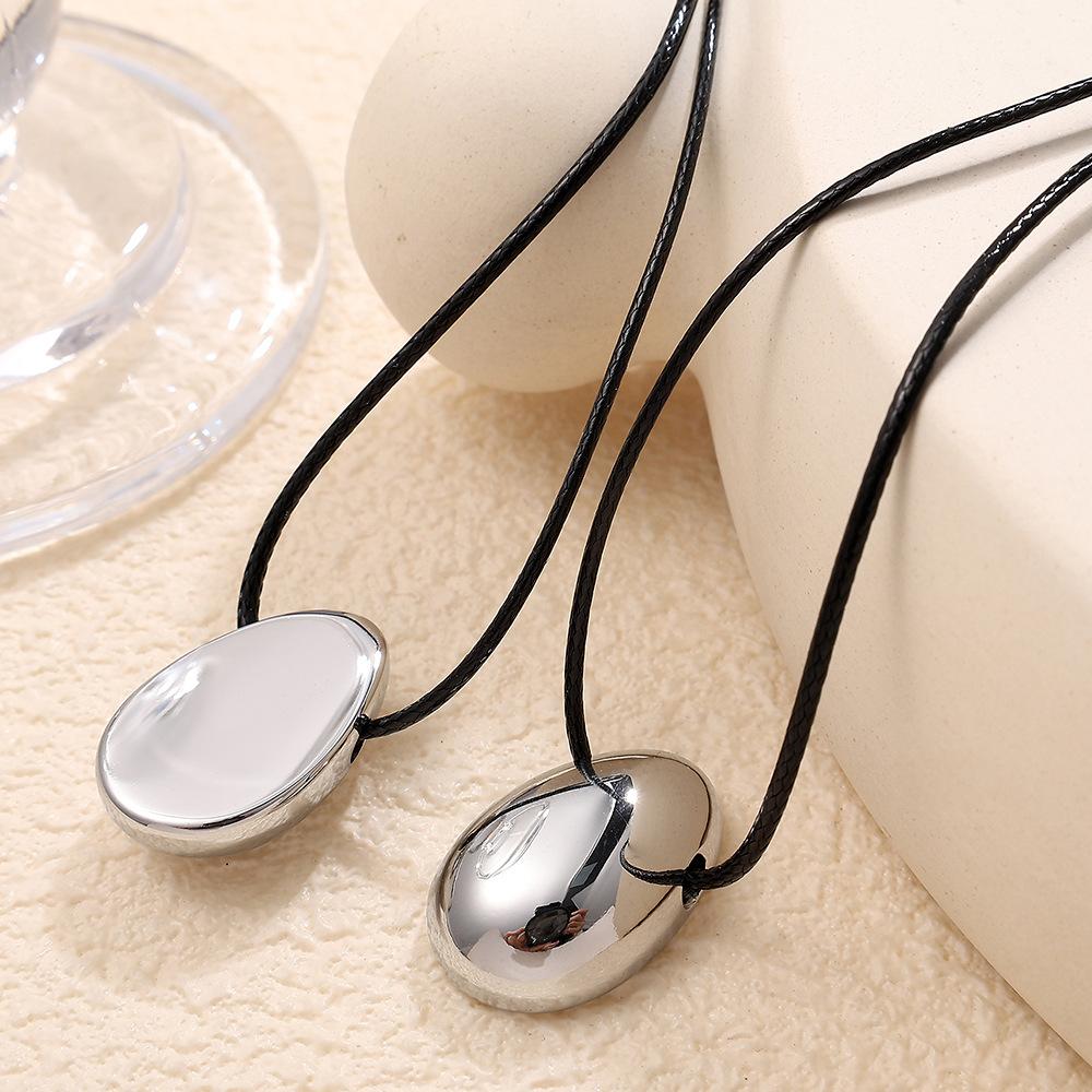 Female Simple Pull Adjustment Black Rope High-End Long Necklace Leather Rope Smooth Surface Exaggerated Water Drop Large Sweater Chain Male