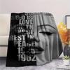 1PC Marilyn Monroe Print FlAannel Blanket, High quality Comfortable for All Seasons, Home Decor, Warmth and Comfort