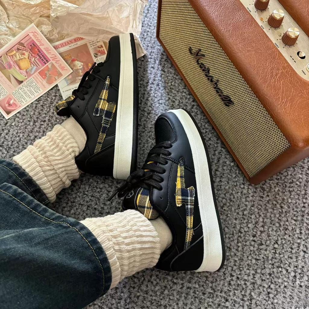 2025 spring and summer new bread shoes women's niche original board shoes men's Scottish plaid black and yellow plaid design versatile