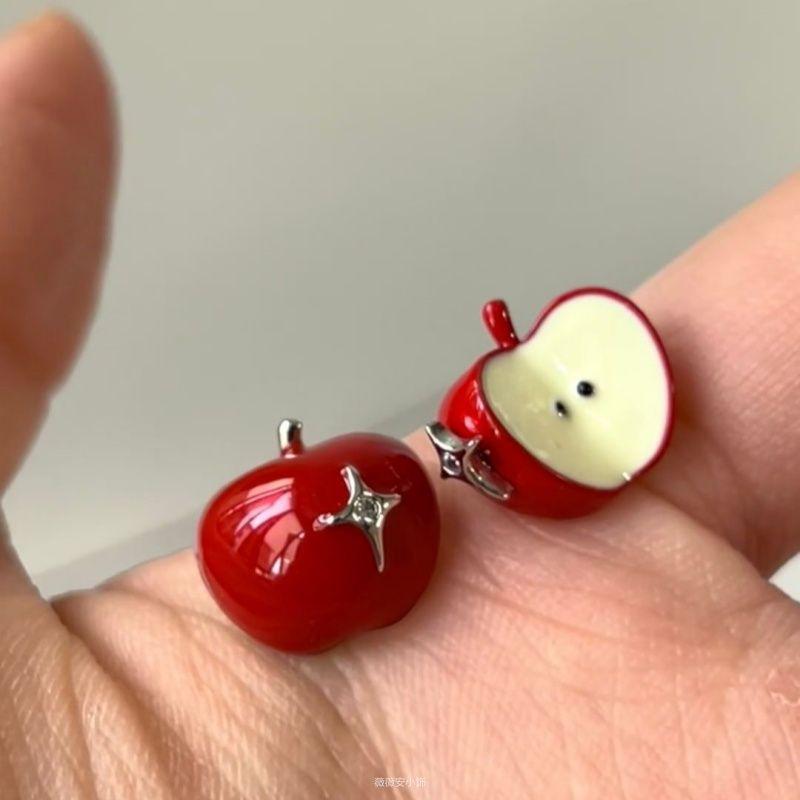 Elegant Red Heart Drop Earrings for Women Exaggerated Resin Large Love Round Ear Buckle Earrings Vintage Jewelry Accessories