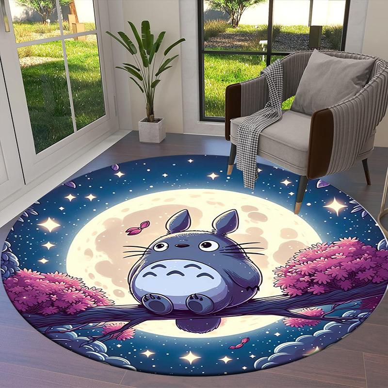 1 pezzo Totoro seduto su un ramo sotto la luce della luna. Tappeto rotondo, Realizzato in poliestere, Perfetto per Decorare Sedie da Ufficio, Soggiorni fplt140