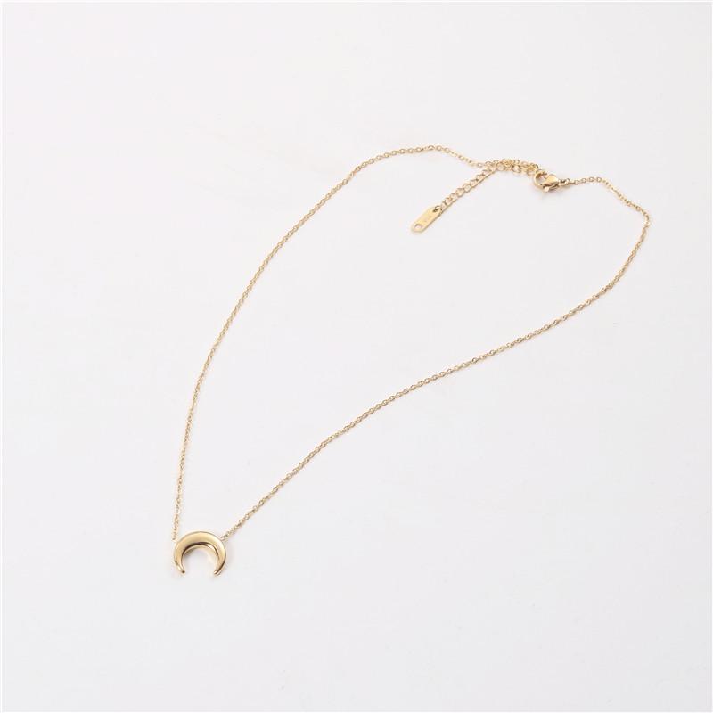 Elegant Crescent Moon Pendant Necklace - Minimalist Design for Women