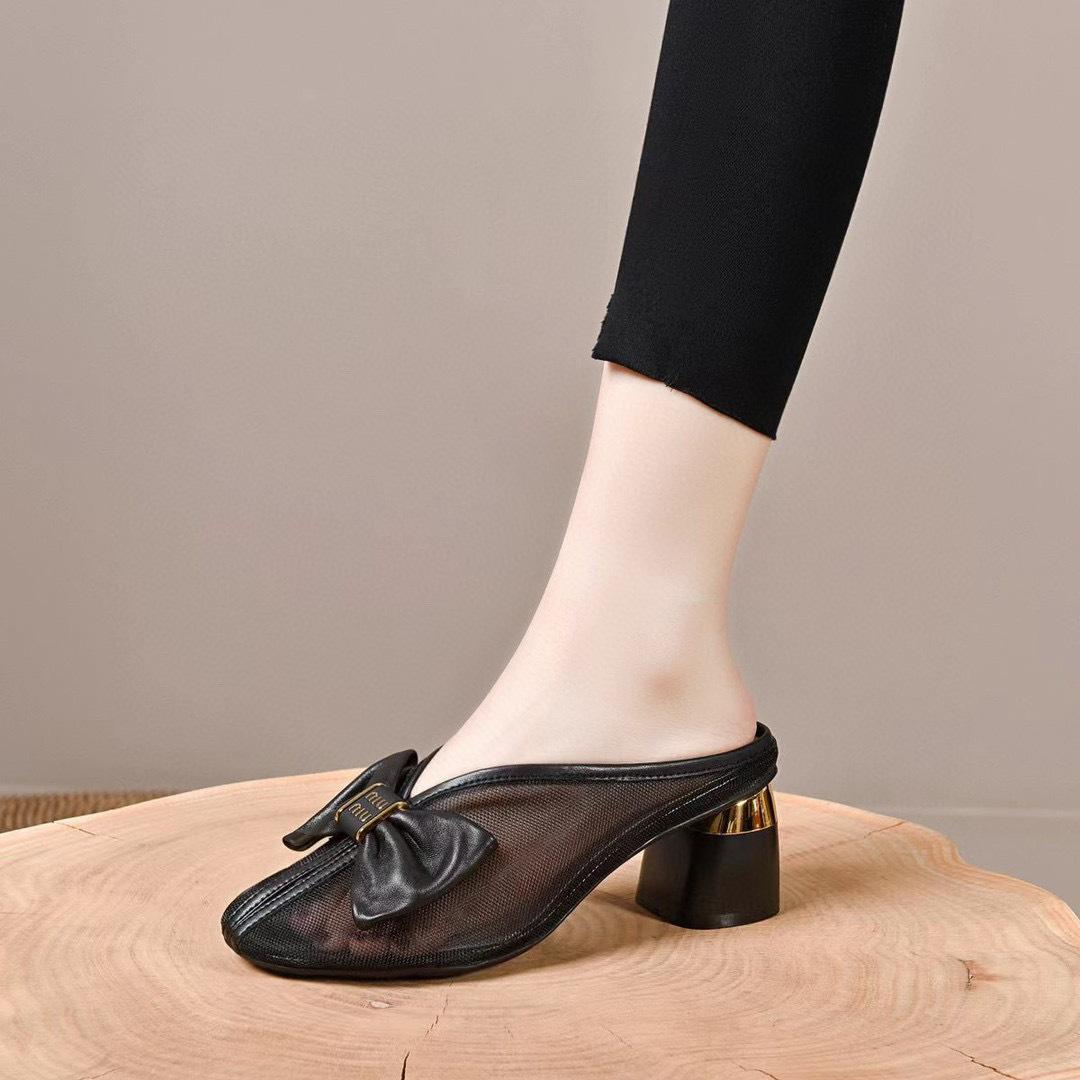 

Тапочки женские верхняя одежда лето 2024 новая корейская версия сумка голова бант сетчатые тапочки на высоком каблуке модные ленивые тапочки 34