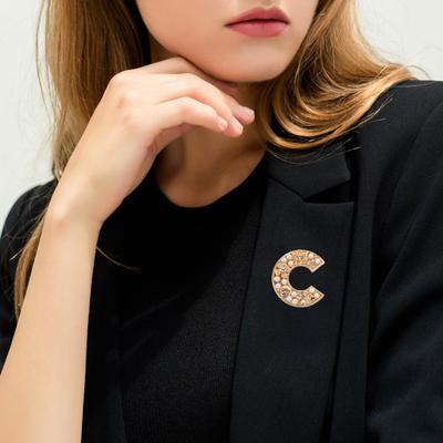 Spilla Stile Retrò a Forma di Lettera C con Strass Perle Finte per Tailleur Cappotti Maglioni Spilla Accessorio per Pendolarismo Appuntamenti