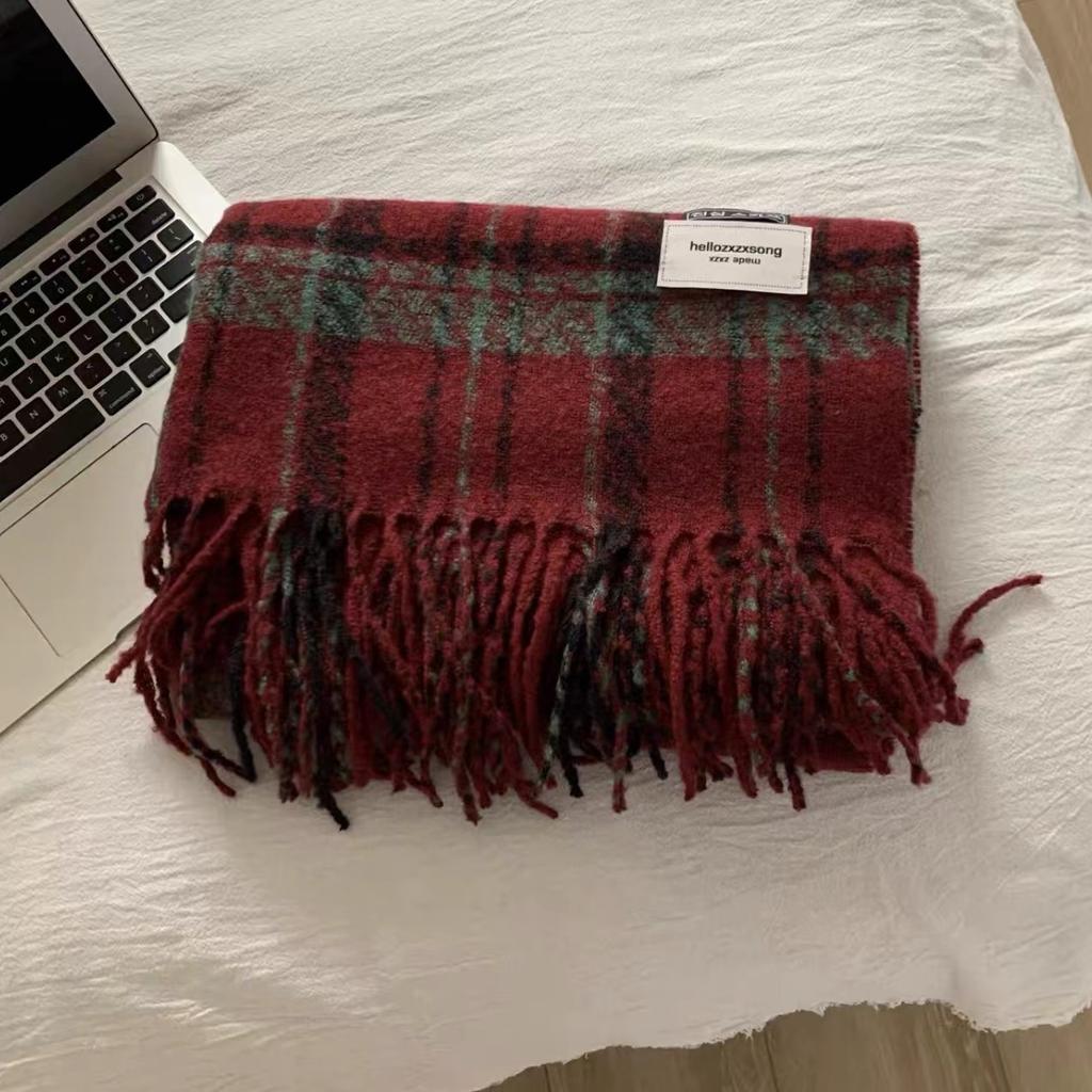 Plaid scarf women's autumn and winter retro tassel thickened warm and versatile student atmosphere Korean version scarf advanced sense